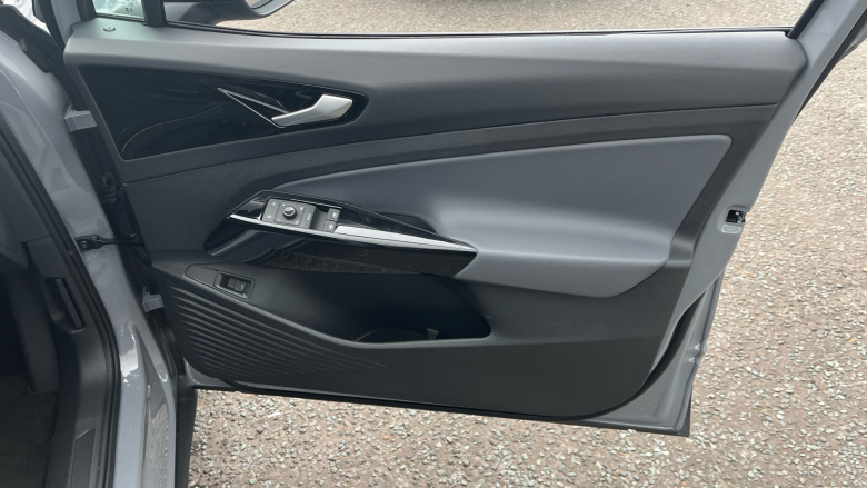 Volkswagen ID.4 210kW Black Edition Pro 77kWh 5dr Auto Electric Estate